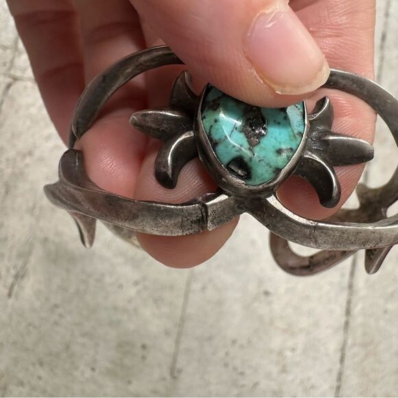 Sold - Picture 6 of 10